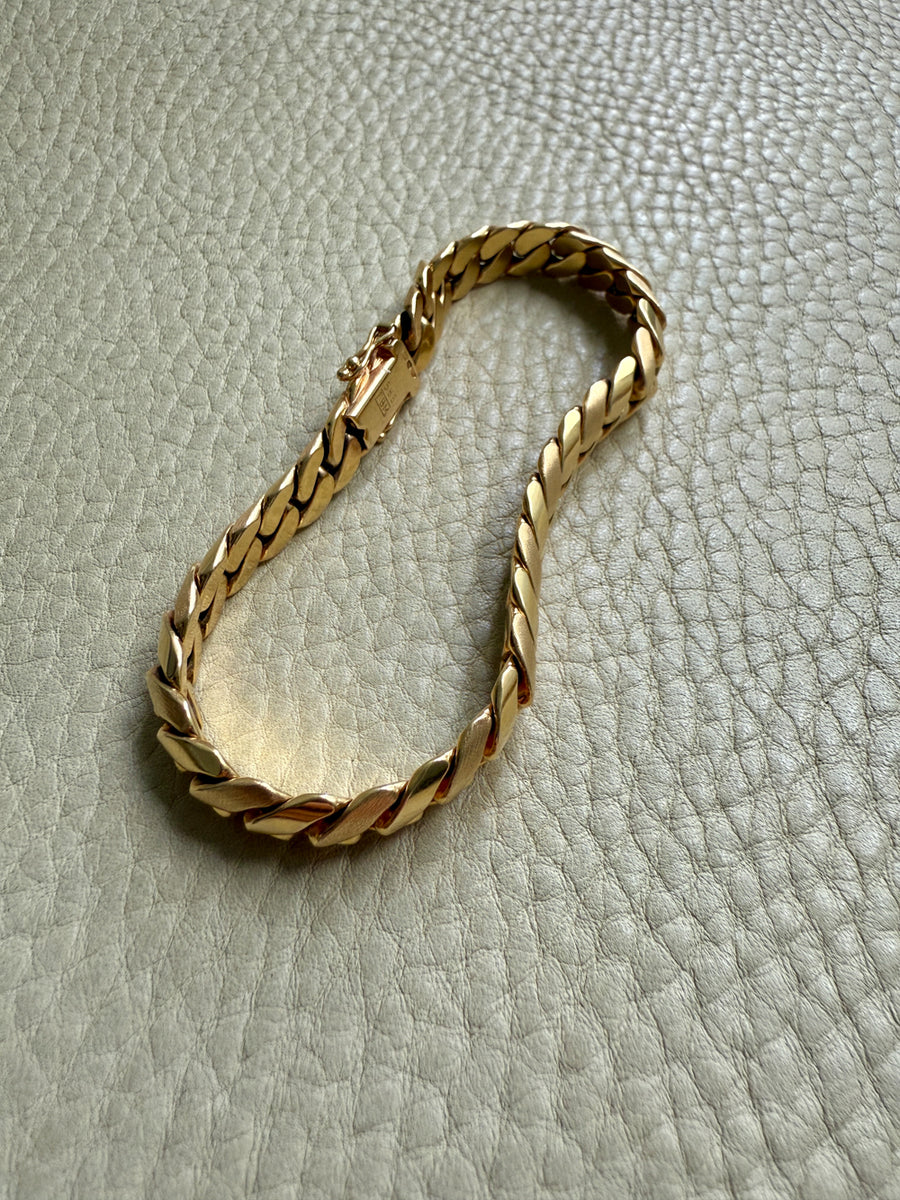 Impeccable! Vintage European 14k gold Tight Curb Bracelet with Alternating Link Texture - 7.7 inch length