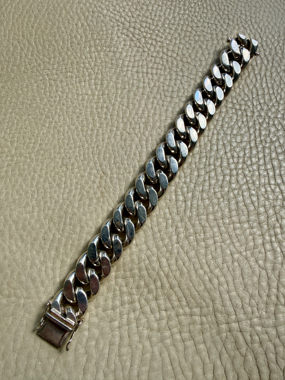 CHONK! 1976 SOLID Weighty 160 gram! Silver Curb Link Bracelet - 6.75 inch interior circumference