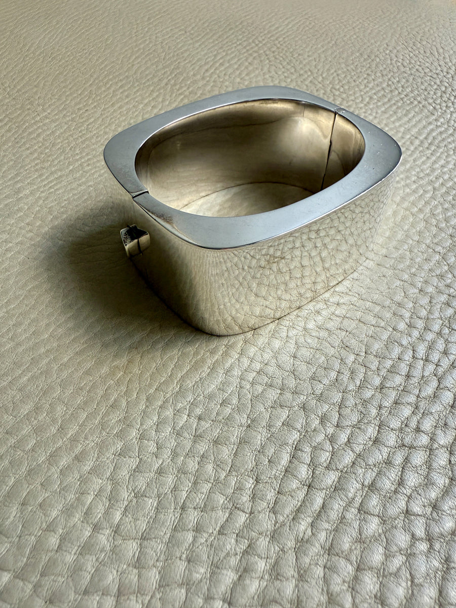 WIDE Sterling Silver Taxco Hinged Bangle - 6.6 inch interior circumference