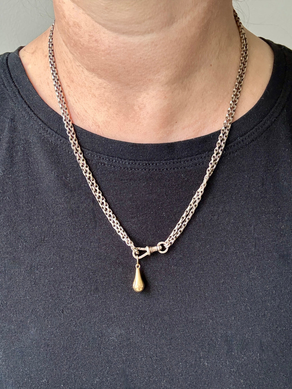 REDUCED! Antique Longuard Oval Belcher Chain in Pale Yellow 7k gold - 20 inch necklace length