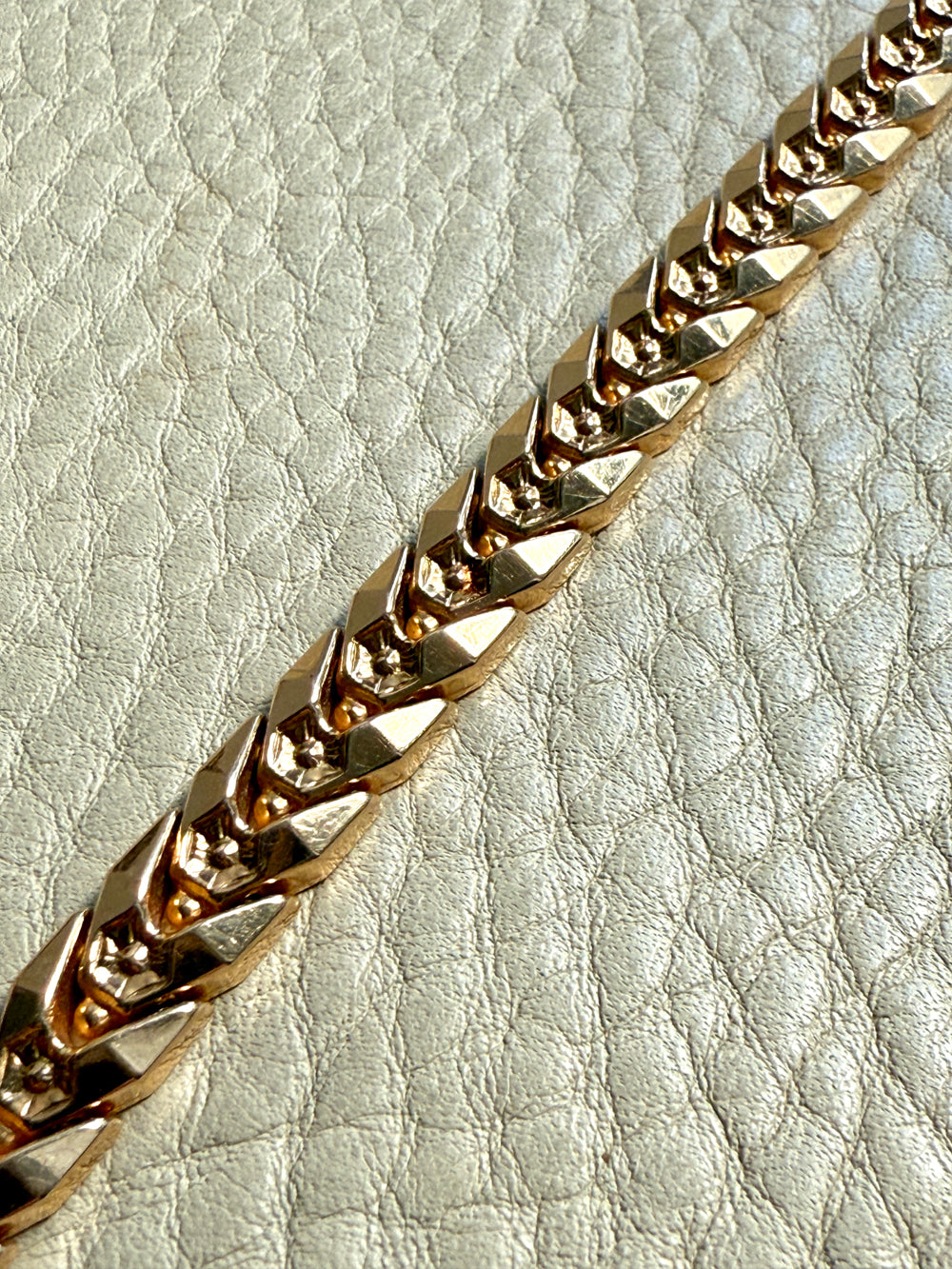 Chevron Dimensional Link Bracelet in 18k Gold - Vintage Midcentury era - 7.3 inch length