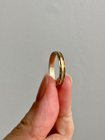 Scandinavian 18k gold ring with surface patterning- size 9