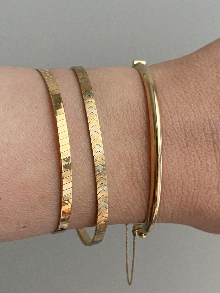 Immaculate! 1994 Finnish vintage 14k gold hinged bangle bracelet