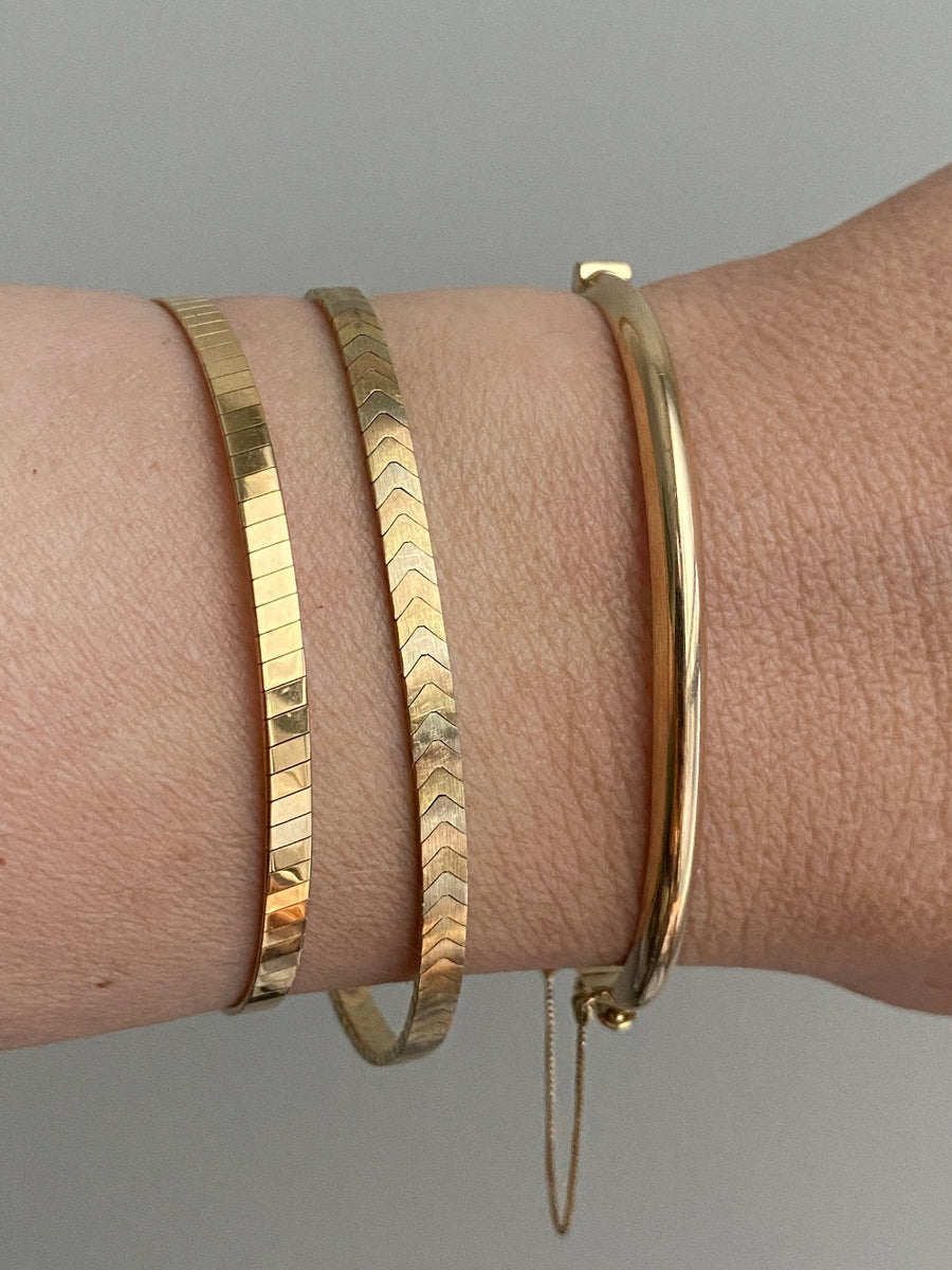 SLEEK! 18k gold tri-color vintage chevron pattern bracelet - 7 inch length