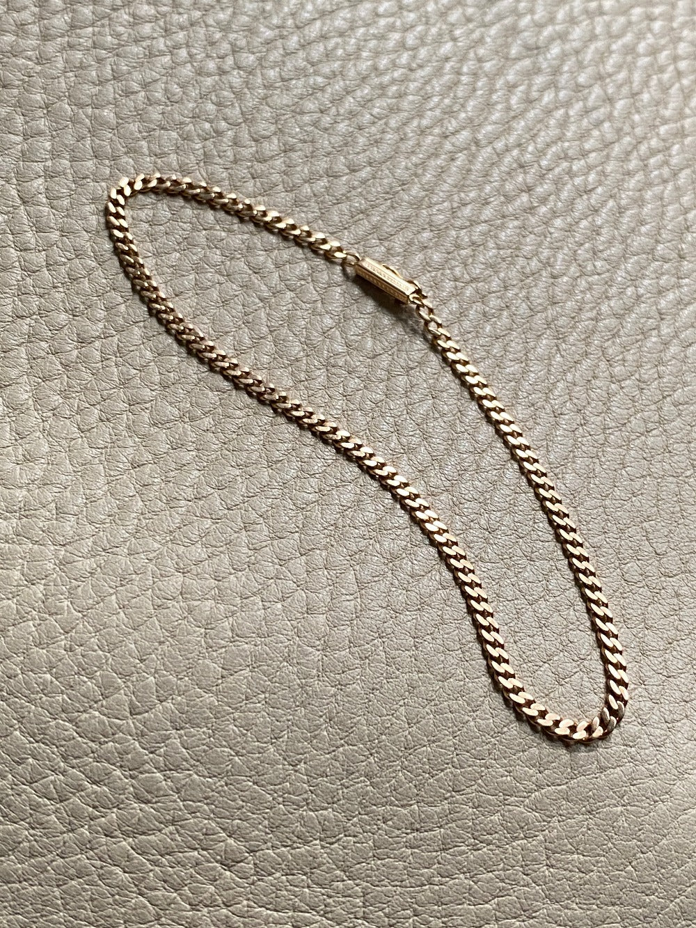 Vintage 18k gold skinny curb bracelet - 8 inch length