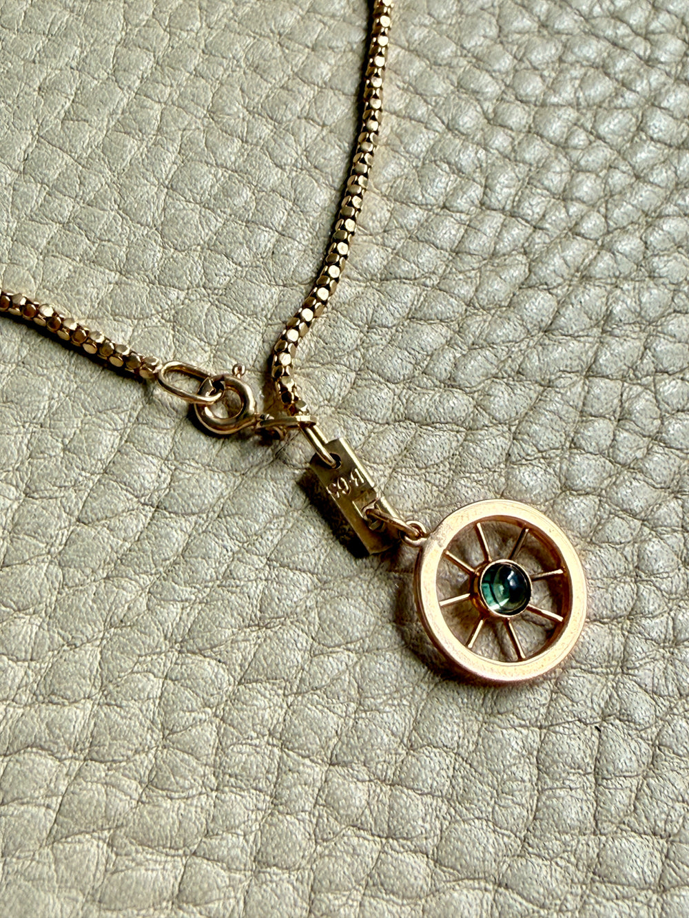 14k Gold Round Honeycomb Link Necklace with Charm Holder– 19.5 Inches