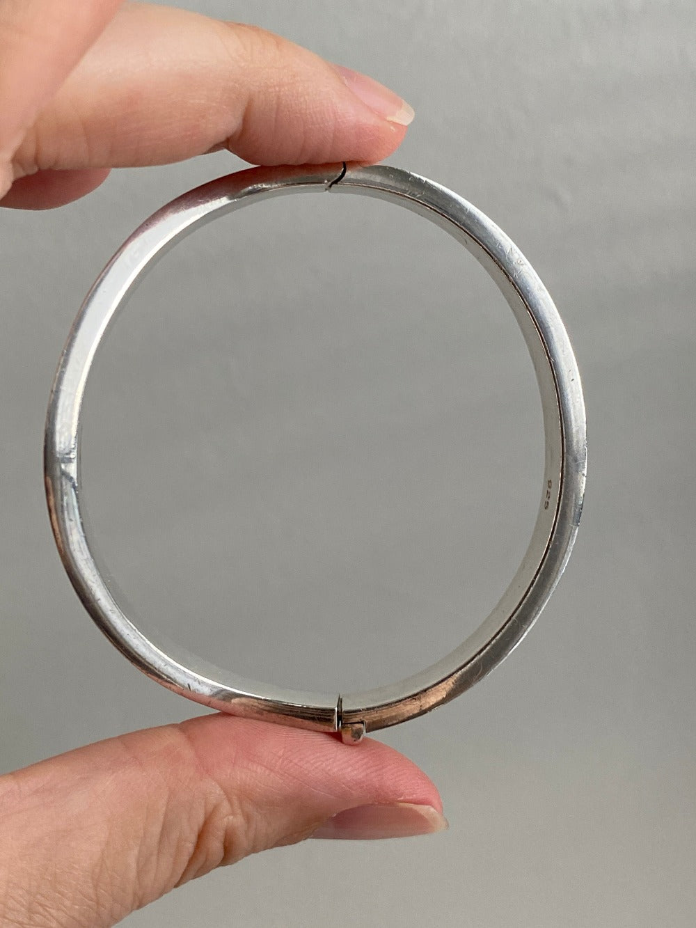 English vintage sterling silver wave form - hinged bangle - size 7