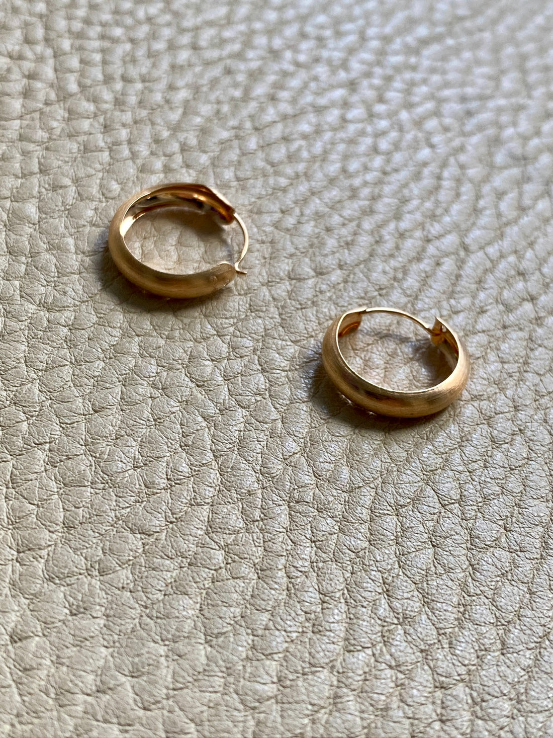 Classic matte finish 18k solid gold hoop earrings - 0.6 inch diameter