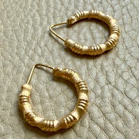 Vintage Italian 18k Bamboo pattern Gold Hoop Earrings – 1 inch diameter