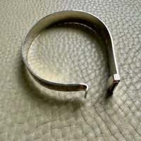 1992 Textured Vintage Bangle Bracelet in Sterling Silver – 6.75 Inch Inner Circumference