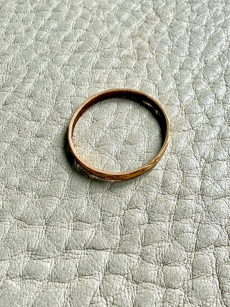 Antique Swirl Pattern 18k gold ring - Size 6.5