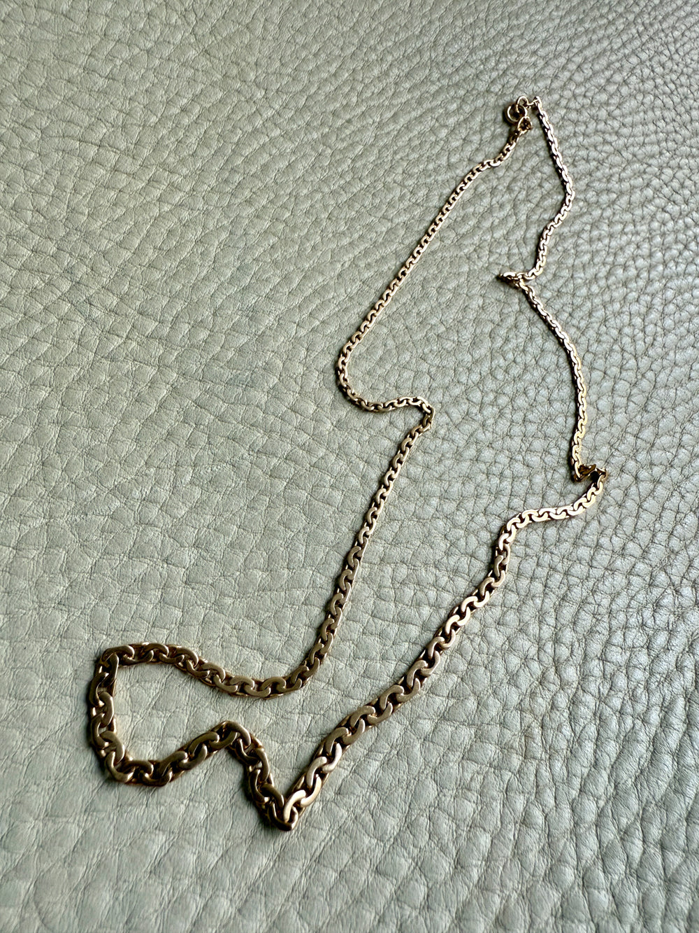 Vintage 18k gold Virola Link Necklace - Graduated width - 17.4 inch length