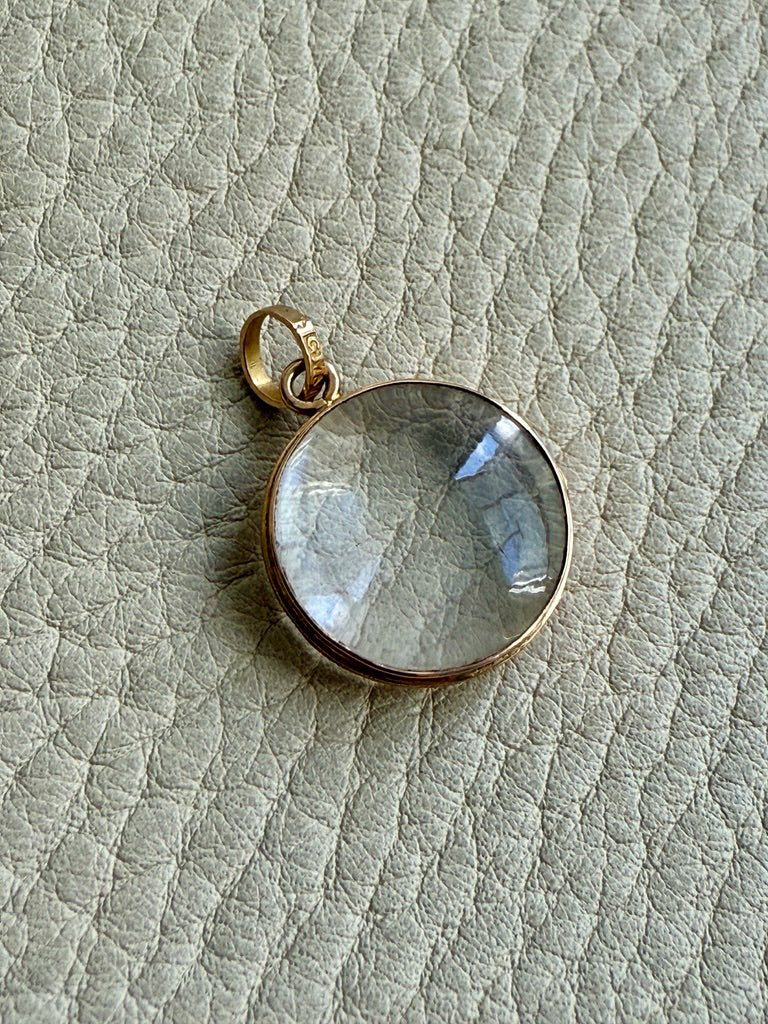 ‘Pool of Light’ Antique Locket in 18k Gold - Victorian era 1830-1854 - Signed pendant