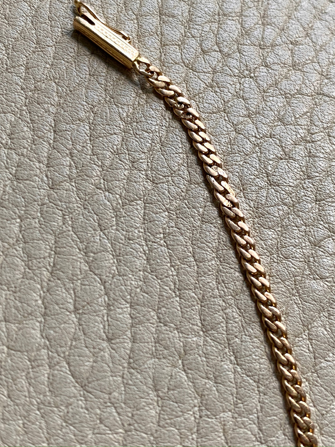 Vintage 18k gold curb bracelet - 7.5 inch length
