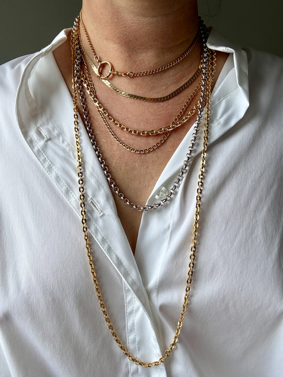 Italian Midcentury era Vintage Flat Oval link long chain in 18k gold - 32.3 inch length