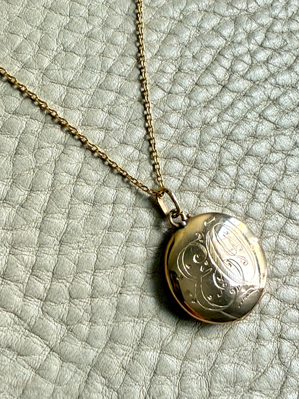 Vintage Hand Engraved Circular Locket Pendant in 18k Gold