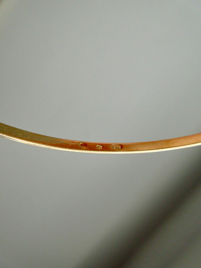 Skinny 18k Gold Vintage Oval Bangle - 8.5 inch interior circumference
