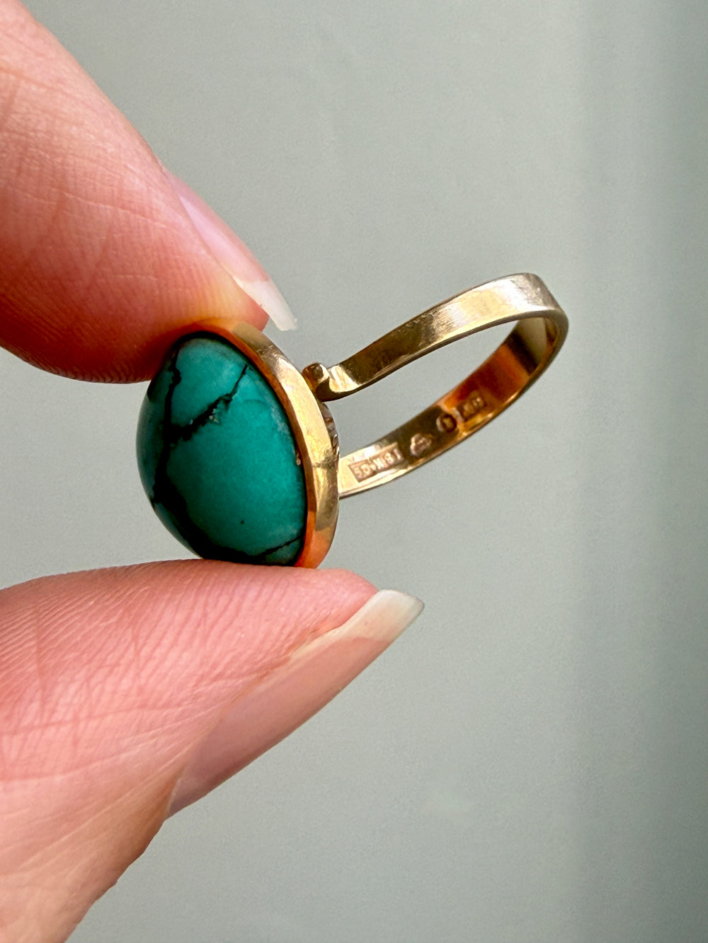 1966 Vintage Swedish 18k Gold Turquoise Cabochon Ring – Size 8