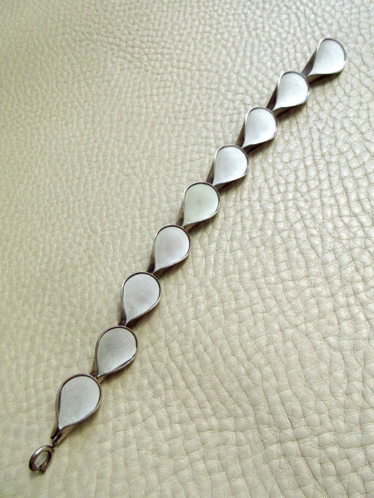 Vintage Norwegian Silver and White Enamel Shell Link Bracelet – 7.75 Inch Length