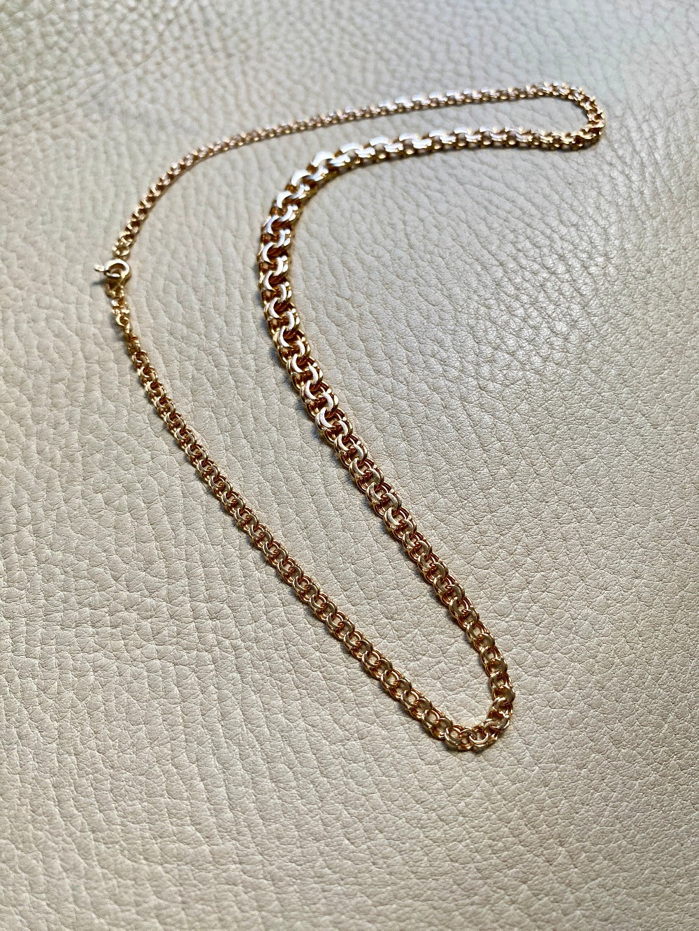 1977 Swedish 18k Gold necklace - Graduated double link chain - 17 inch length