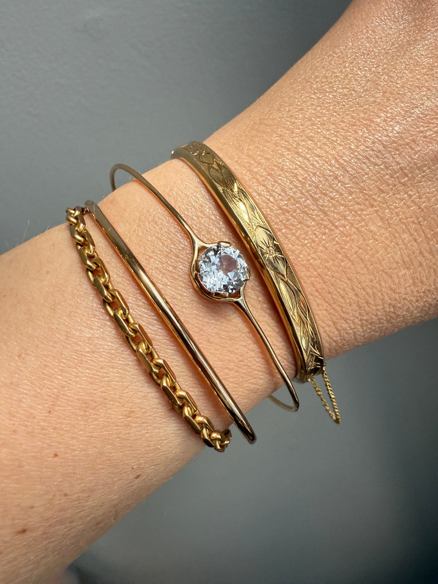 1950 Finnish Hinged Bangle with Botanical Flowers and Leaves Engraved Pattern 14k Yellow Gold - 6.8 inch interior