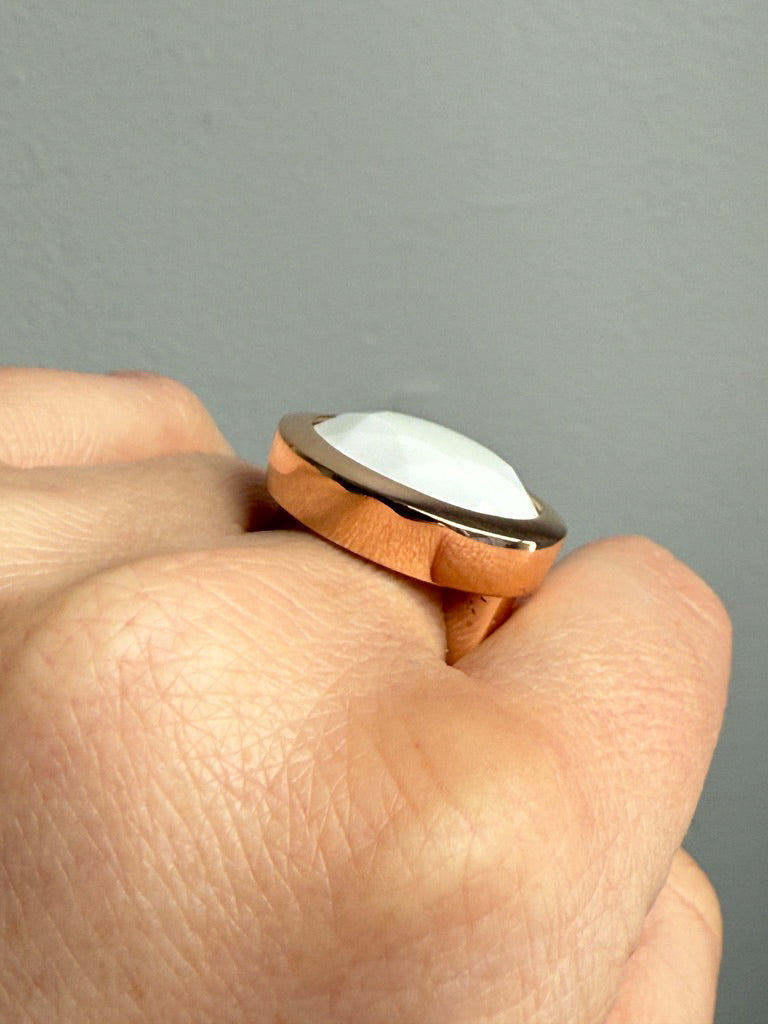 18k Gold Vintage Italian Cocktail Ring with Faceted White Stone - Size 7