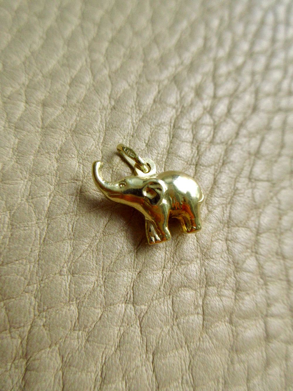 Vintage 14k Gold Elephant Charm – 0.7 inch