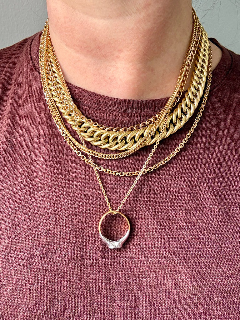 FAB! Chubby 49g Graduated Vintage UnoAErre Curb Link Necklace 18k Gold – 18 Inch Length