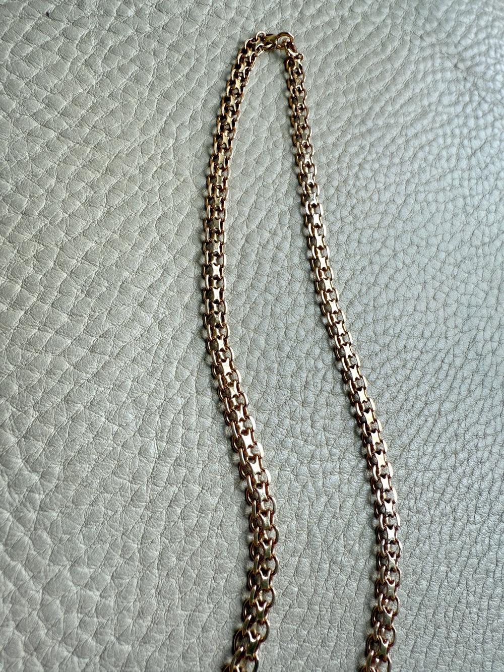 1960s era Graduated Star Link Necklace in 18k gold - 18 inch length
