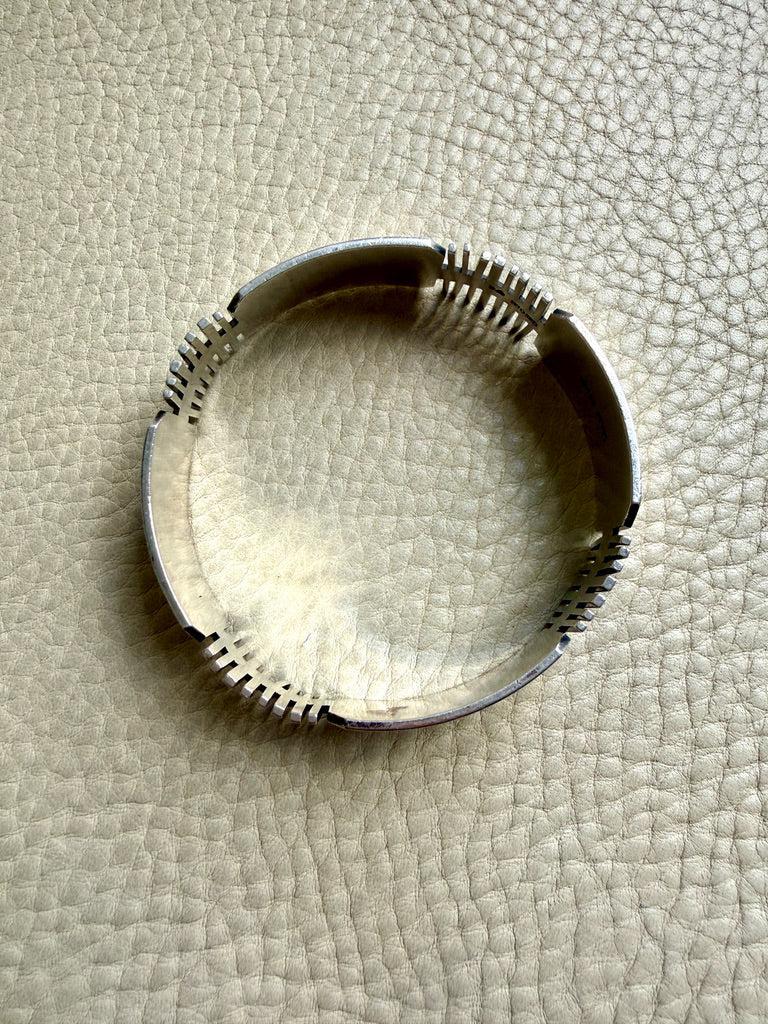 1967 Isaac Cohen signed Bangle Bracelet in Sterling Silver – 8.1 inch interior circumference