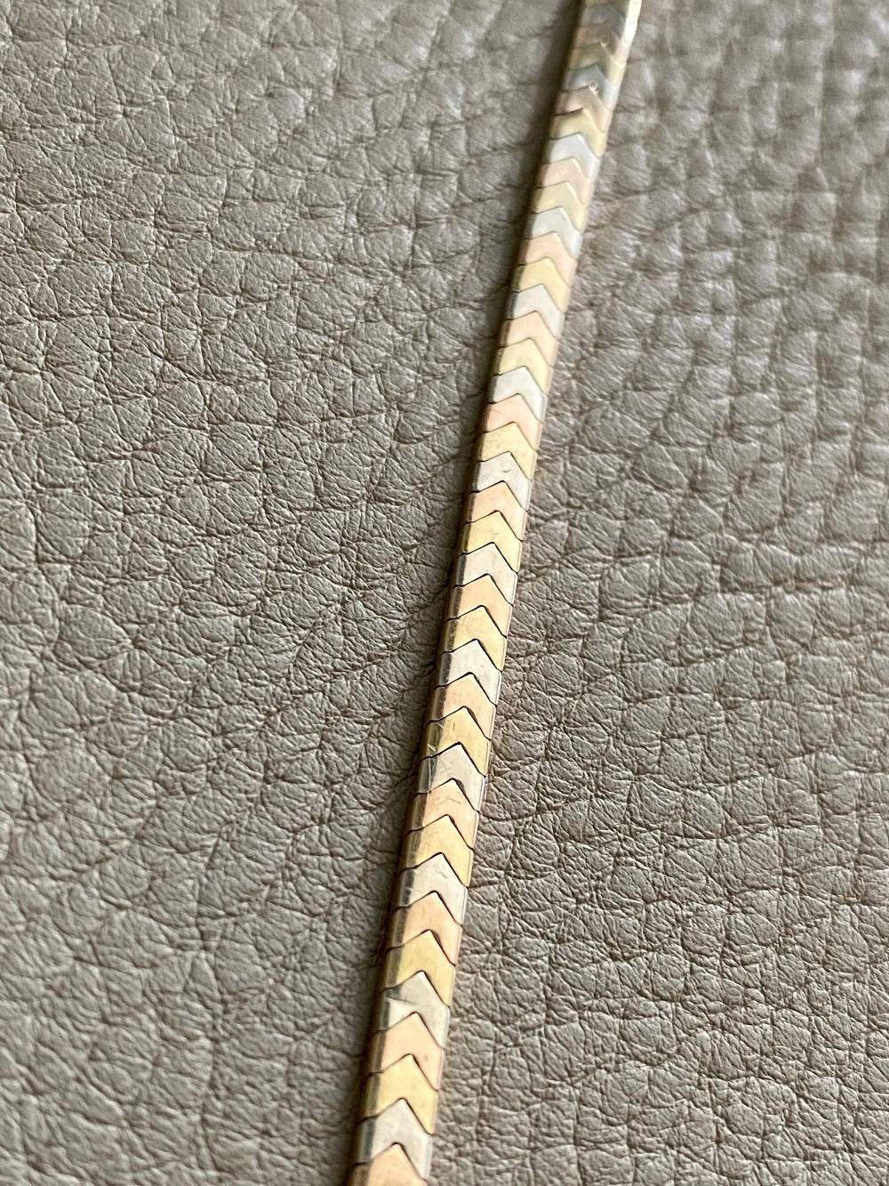 SLEEK! 18k gold tri-color vintage chevron pattern bracelet - 7 inch length