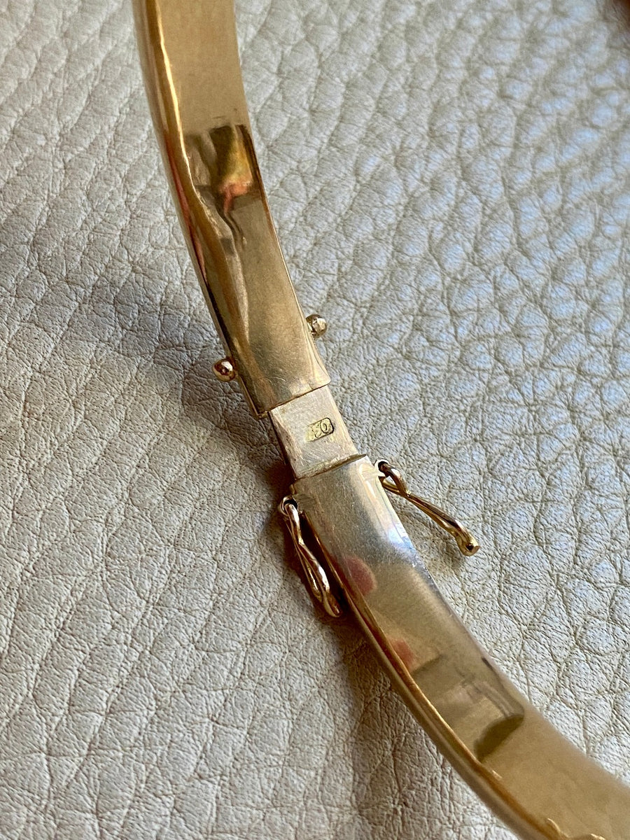 Midcentury era Scandinavian vintage 18k Gold hinged bangle