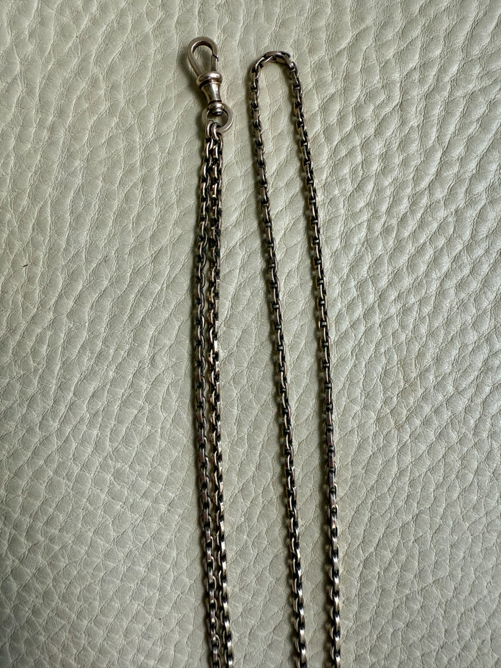 REDUCED! Antique Longuard Oval Belcher Chain in Pale Yellow 7k gold - 20 inch necklace length
