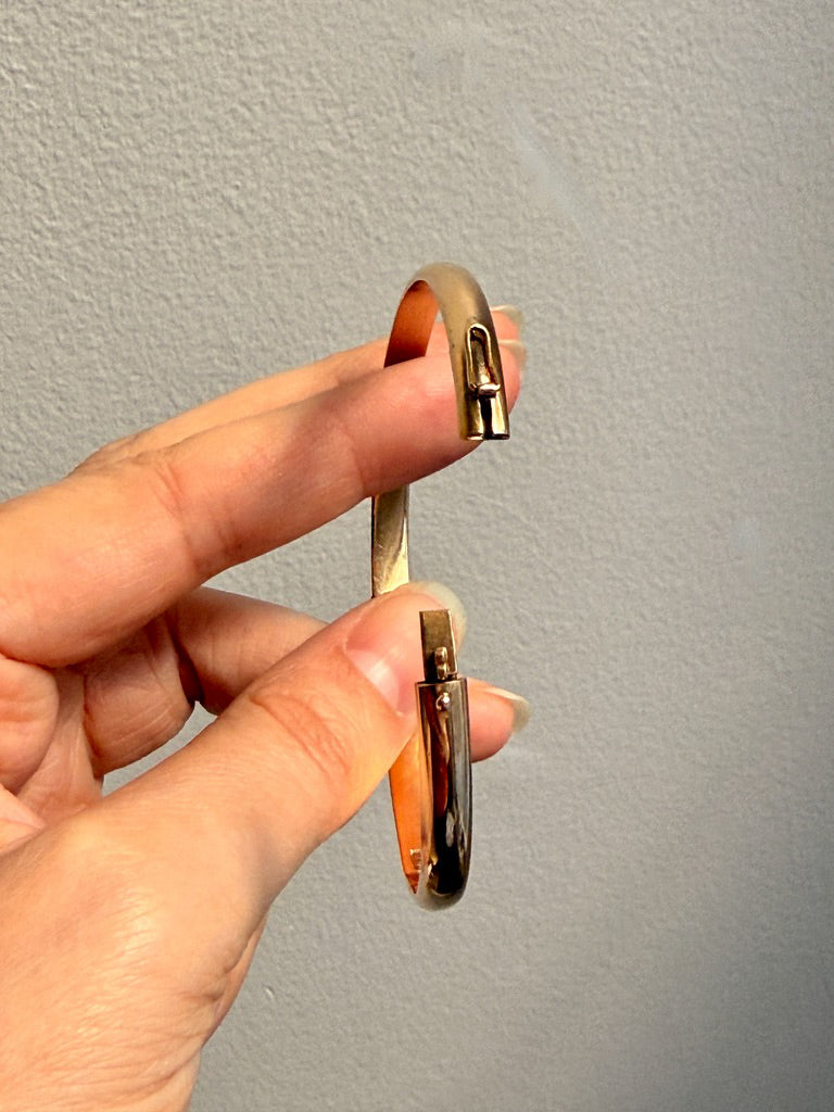1961 Signed Swedish Vintage SOLID 18k gold hinged bangle 25.1g - 7.25 inch oval interior