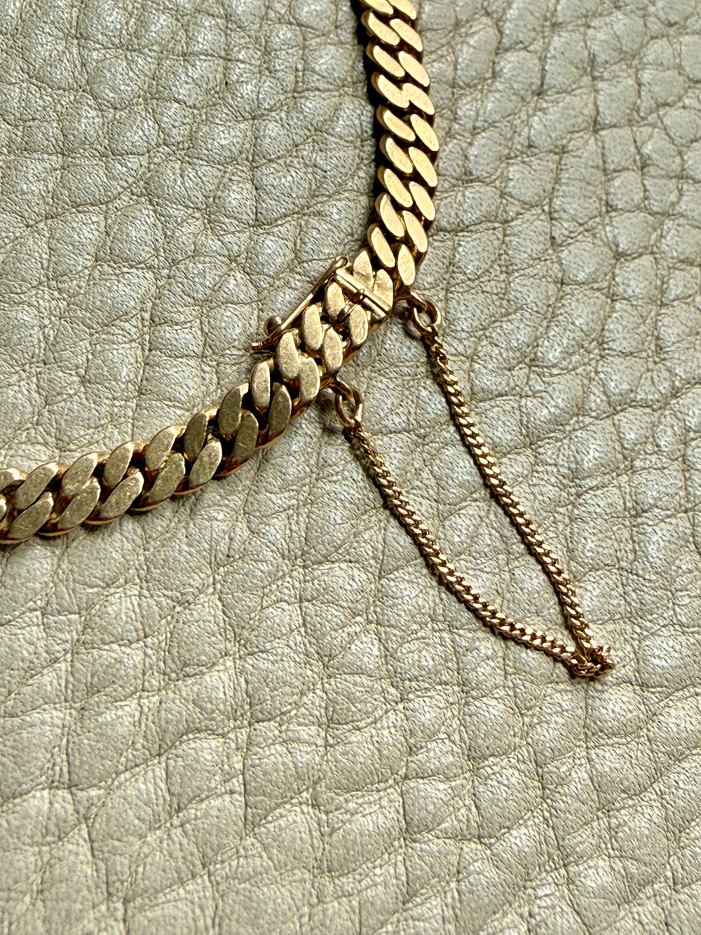 Midcentury era 18k Gold Pressed Curb Bracelet with Safety Chain – 7.5 inch length