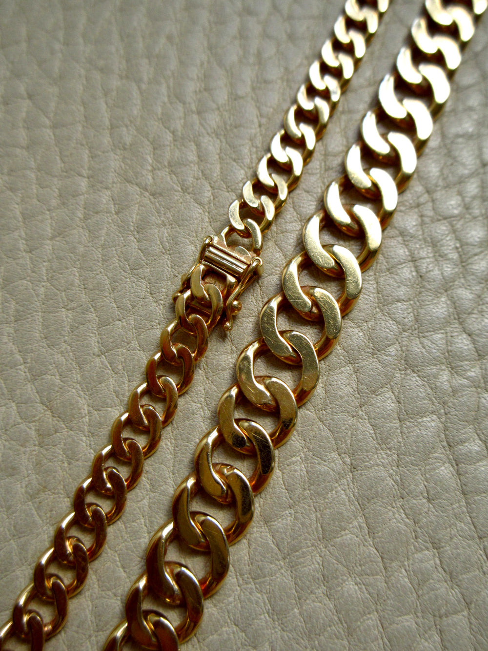 1978 Swedish Vintage 39g Tapered Curb Link Necklace 18k Gold – 19.5 Inch Length