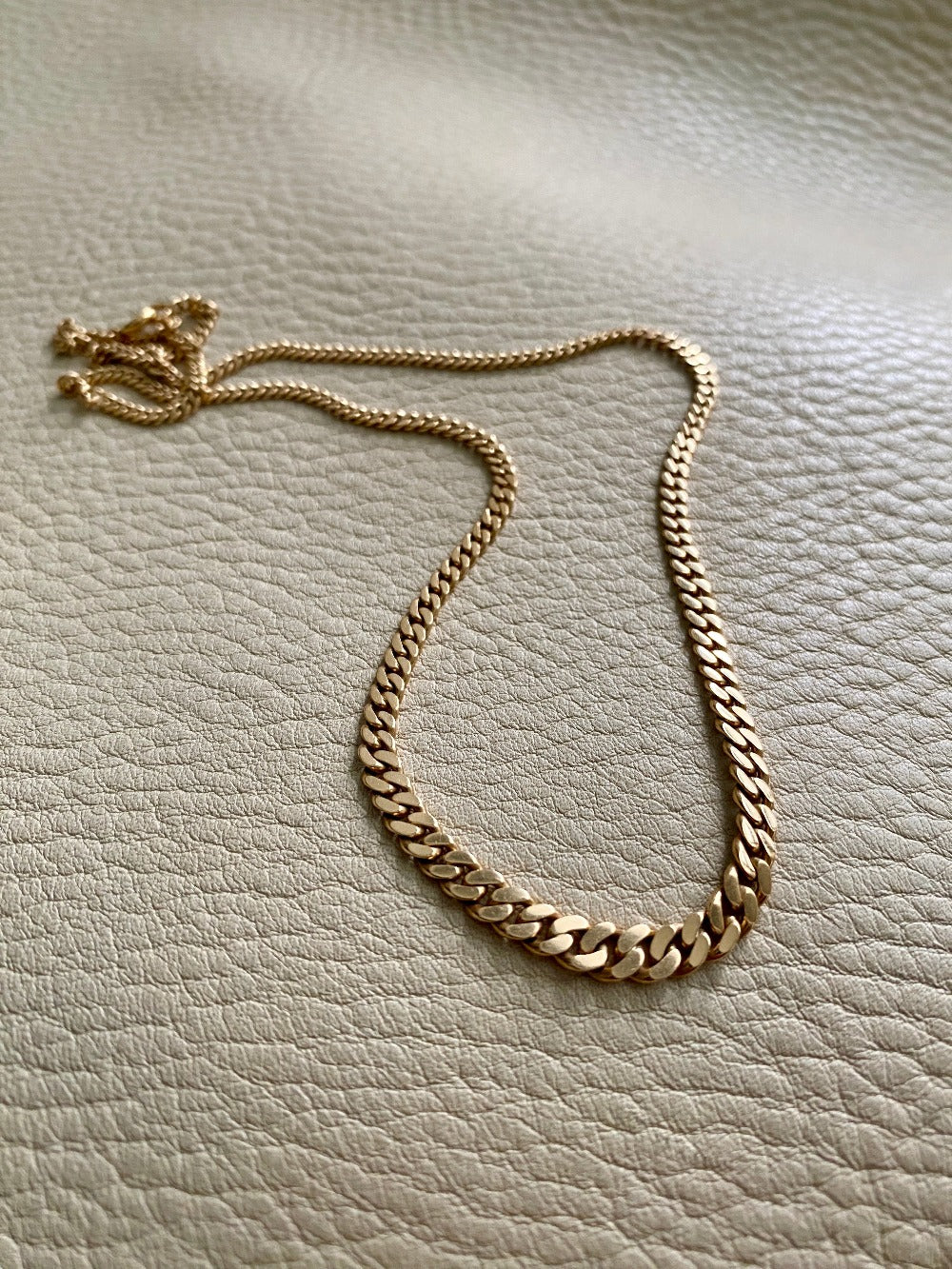 18k gold graduated curb link necklace, vintage from Sweden 1950s