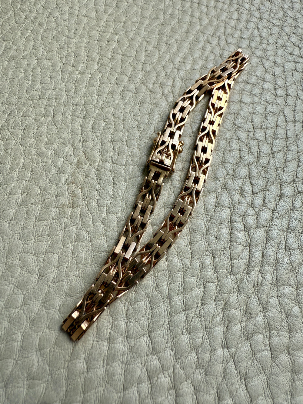 Slinky 18k Gold Vintage Bernhard Hertz Wishbone Link Bracelet - 7.5 inch length