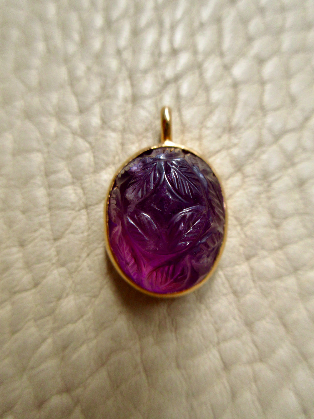 1979 Swedish Hand Carved Domed Amethyst Pendant 18k Gold – 1 inch drop