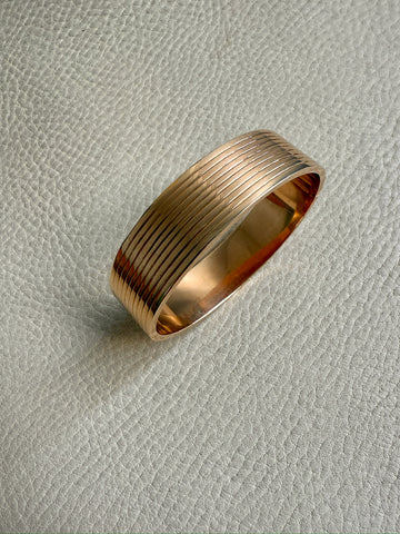 Unique! Architectural Wide 14k Gold Hinged Bangle with Linear Grooves - 6.9 inch oval interior circumference
