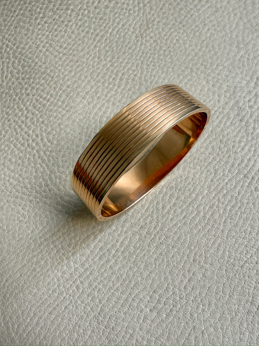 Unique! Architectural Wide 14k Gold Hinged Bangle with Linear Grooves - 6.9 inch oval interior circumference