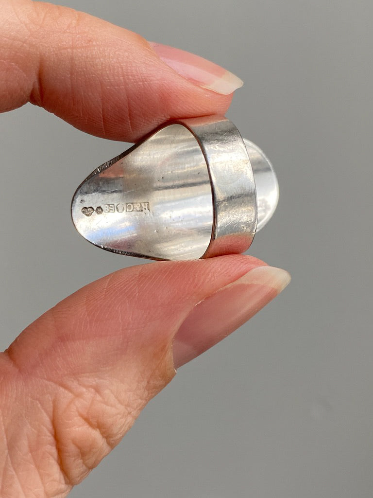 1955 Rare vintage sterling silver large face sewing ring - floral etching - Size 5