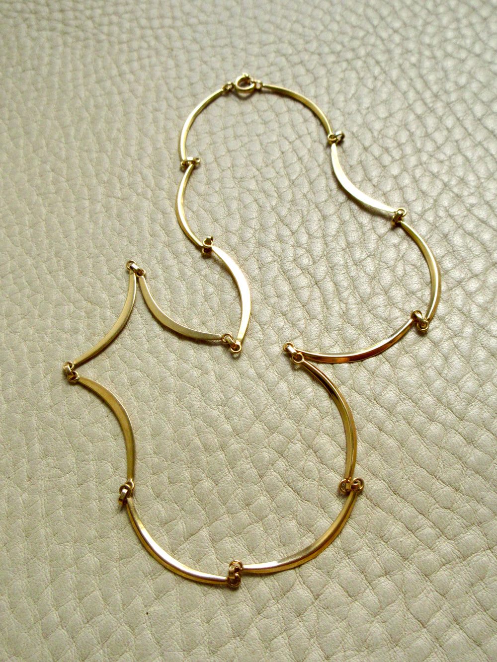 Vintage Swedish Scalloped Link Necklace Choker 18k Gold – 15.5 Inch Length