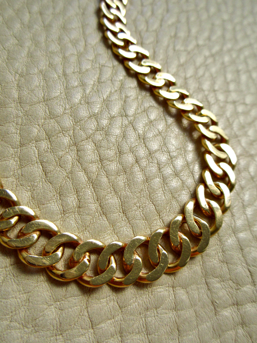 1978 Swedish Vintage 39g Tapered Curb Link Necklace 18k Gold – 19.5 Inch Length