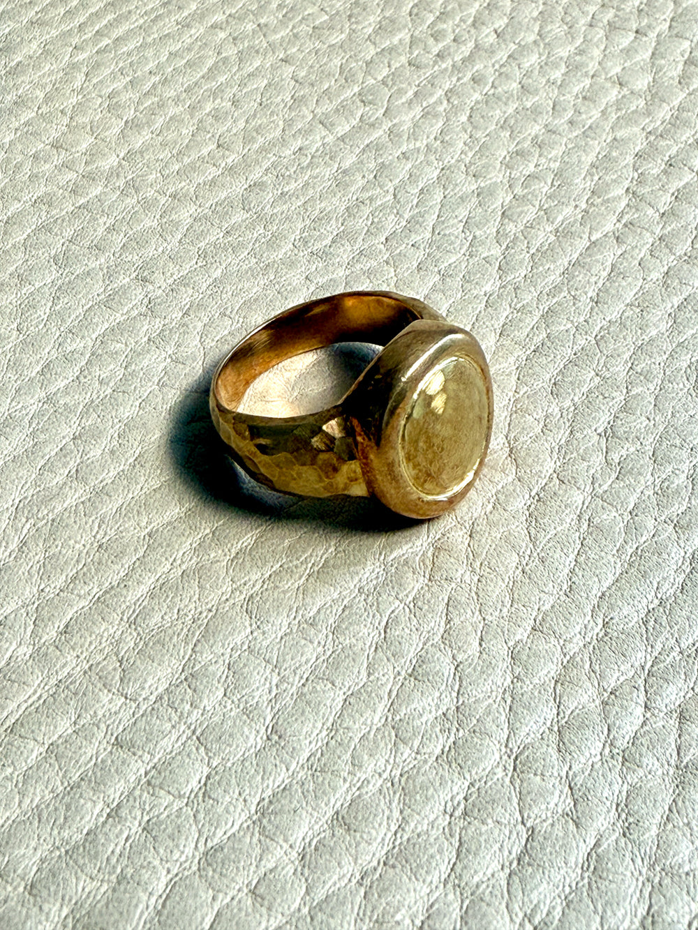 Unique! 18k Gold Vintage Signed Hammer Finish Signet Ring - Size 6.75-7