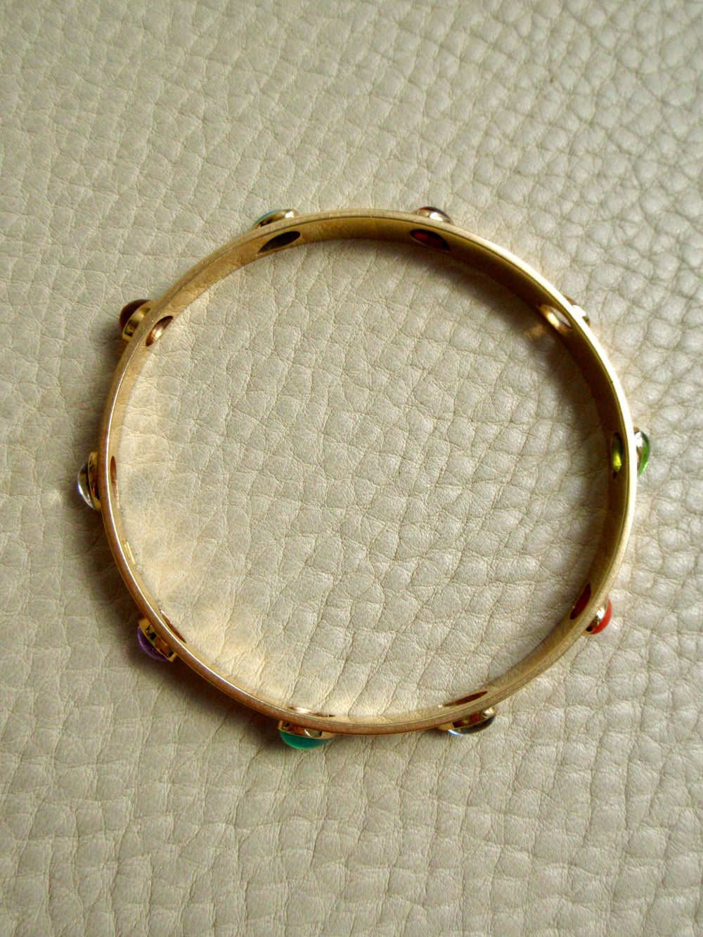 Mid-Century Danish Rainbow Teardrop Gemstone Bangle Bracelet 18k Gold – 7.6 Inch Circumference
