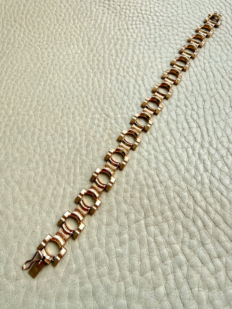 1960s Vintage Italian Dimensional Link Bracelet 18k Gold – 7.25 Inch Length