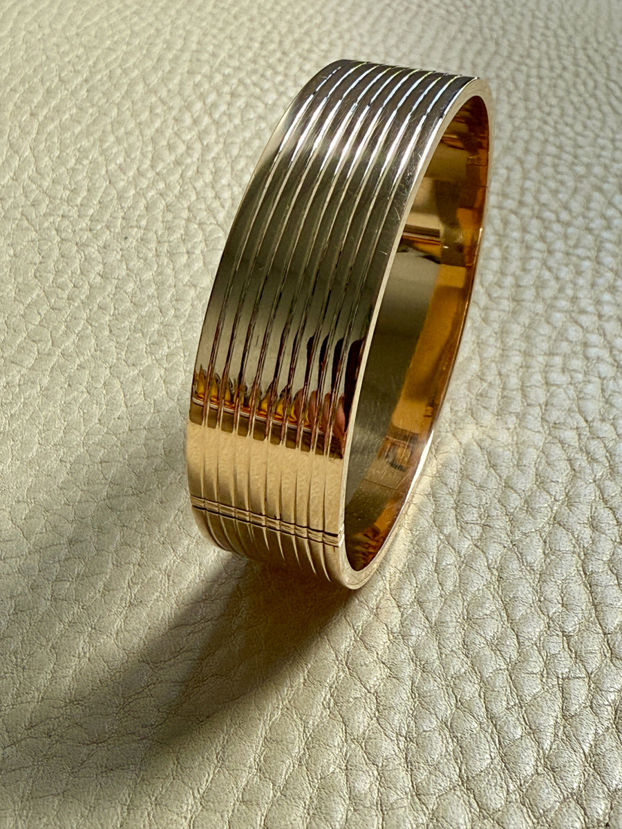 Unique! Architectural Wide 14k Gold Hinged Bangle with Linear Grooves - 6.9 inch oval interior circumference