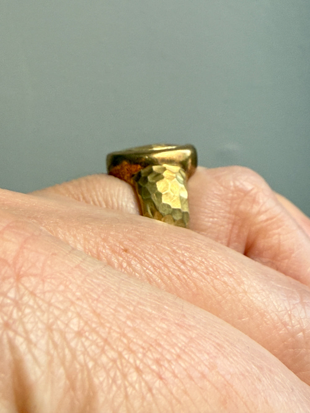 Unique! 18k Gold Vintage Signed Hammer Finish Signet Ring - Size 6.75-7