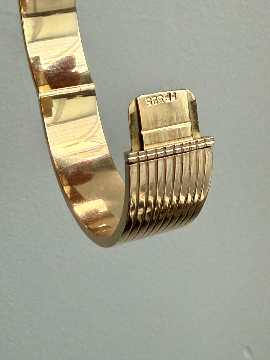 Unique! Architectural Wide 14k Gold Hinged Bangle with Linear Grooves - 6.9 inch oval interior circumference